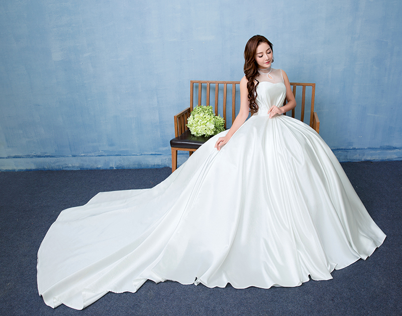 韩版婚纱新款拖尾后背绑带大拖尾白色婚纱批发HB0003