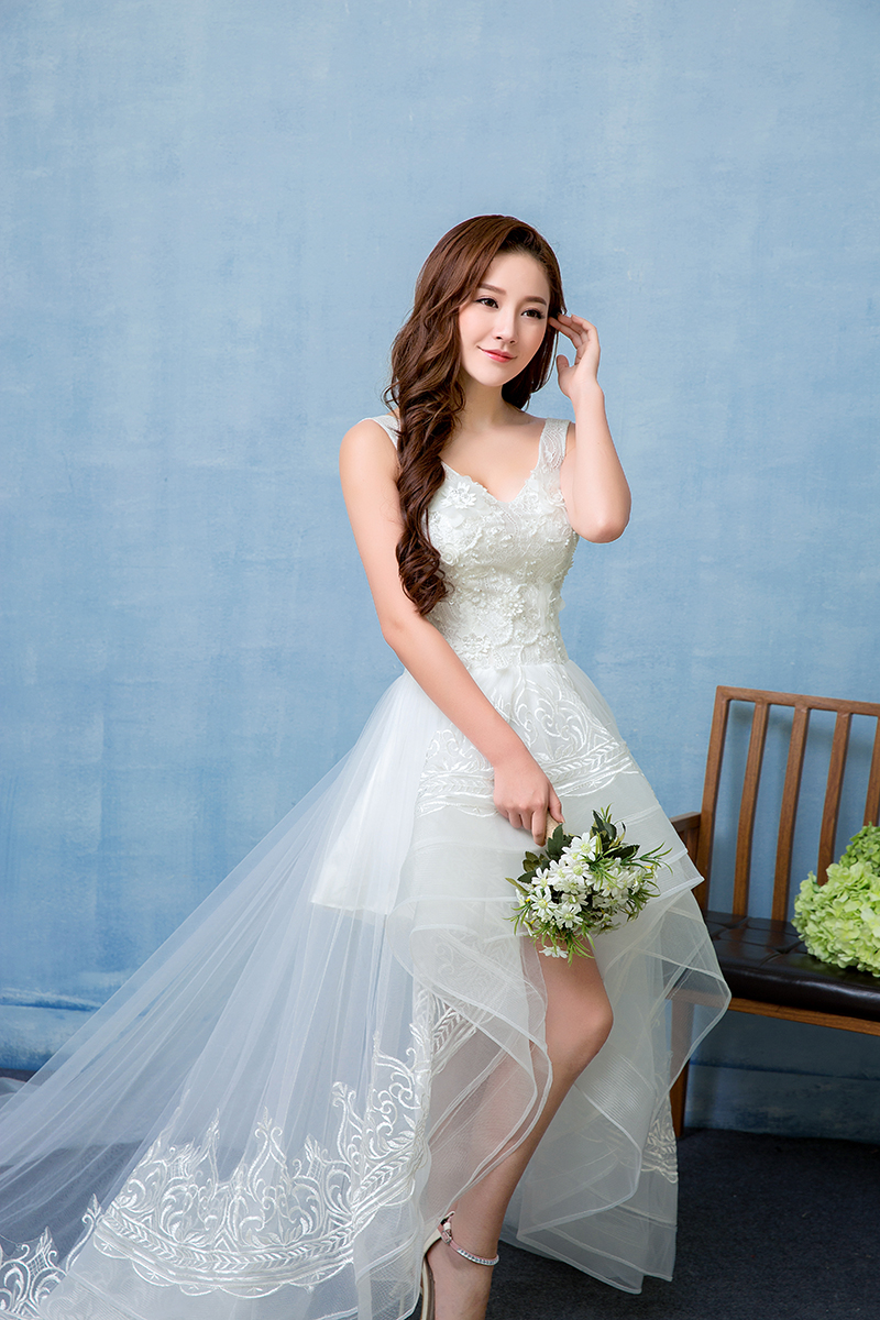 韩版前短后长婚纱礼服新款V字领小拖尾婚纱礼服HB0006
